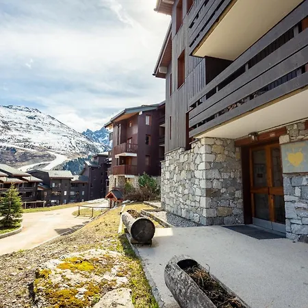 Ski-in Ski-out 3-bedroom Duplex Mottaret Apartment