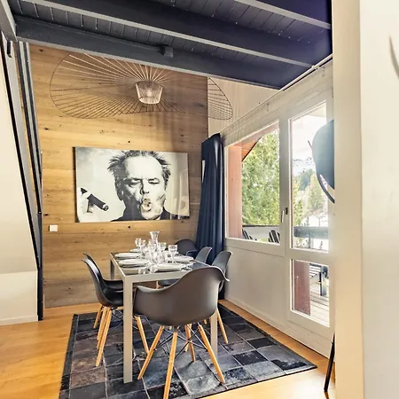 Ski-in Ski-out 3-bedroom Duplex Mottaret Apartment